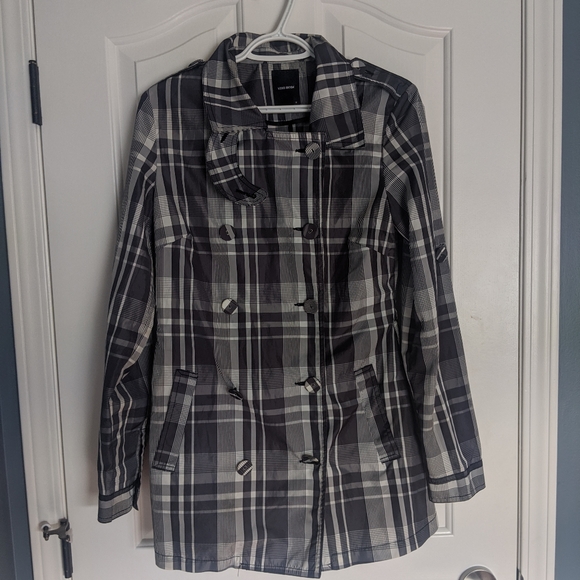 3/$30 Vero Moda Plaid Trenchcoat - Picture 2 of 8